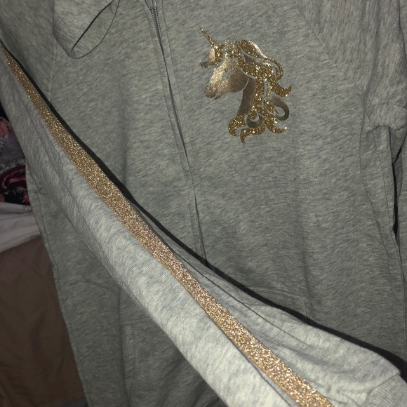 Sweater - Picture 3 of 4